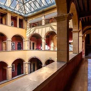 Hotel Cour Des Loges Lyon, A Radisson Collection *****